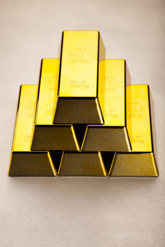 黃金金字塔