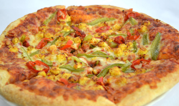 Fresh Baked Pizza盤準(zhǔn)備吃