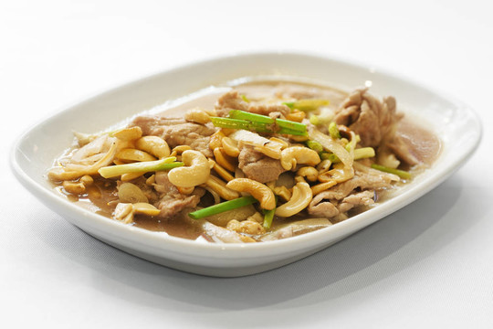 傳統(tǒng)的泰國(guó)食品；牛肉和腰果
