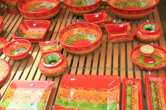 法國(guó)市場(chǎng)上的陶器