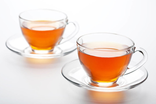 白背景的兩杯茶