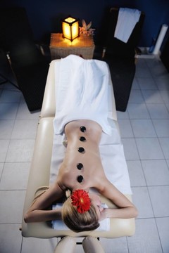 美麗的年輕女子