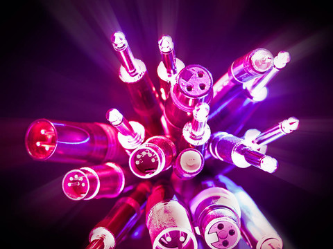 發(fā)光的音頻電纜
