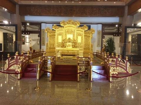 龍椅