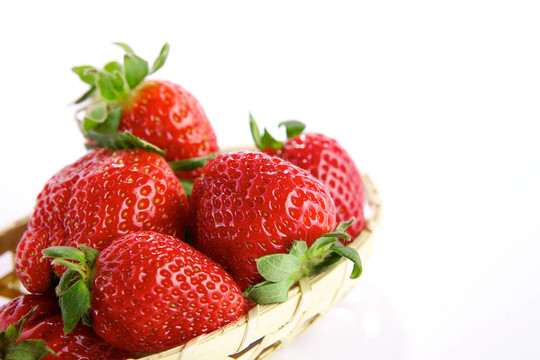 Strawberry在柳條筐