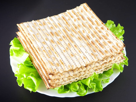 猶太人的宗教節(jié)日逾越節(jié)的傳統(tǒng)食品Matza