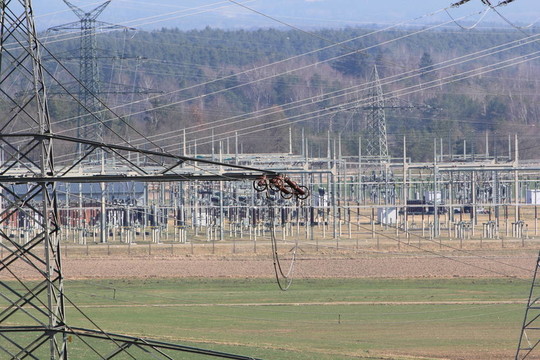 電