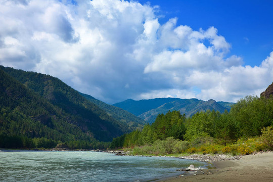 Mountains河