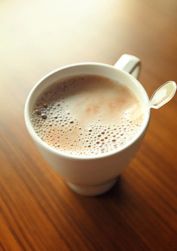 桌上咖啡杯