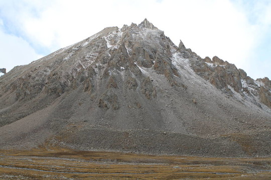 西藏山麓