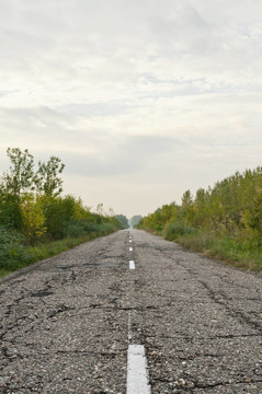 舊農(nóng)村公路；垂直射擊