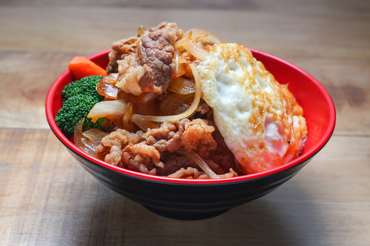 肥牛飯