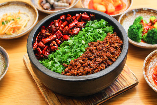肉沫石鍋拌飯