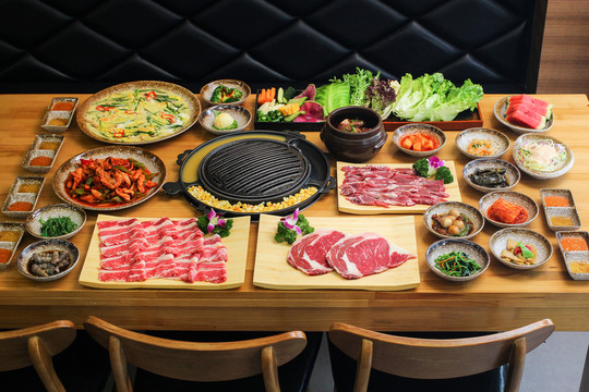 韓式烤肉套餐 韓式烤肉大合照
