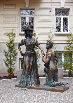 sculprures戀人；基輔