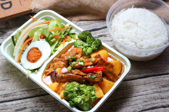 咖喱牛腩飯