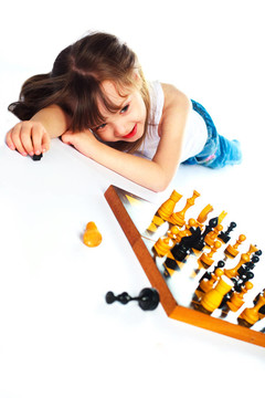 女孩下棋