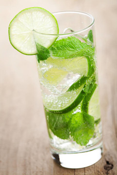 新鮮的mojito雞尾酒