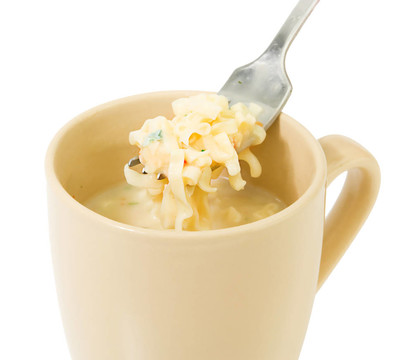 馬克杯的面條湯