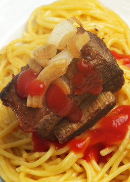 肉和意大利面