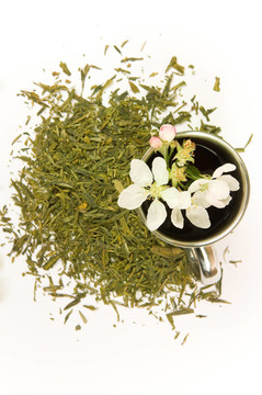 一杯茶的花和茶葉