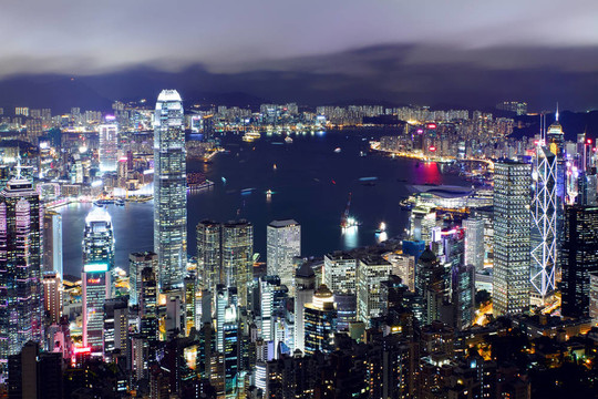 香港的天際線(xiàn)在夜間