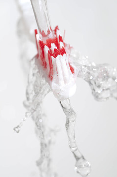 在水潑Toothbrush