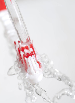 在水潑Toothbrush