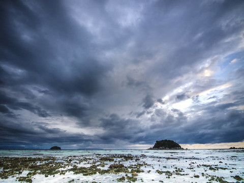 多云的早晨在Koh Lipe島。泰國