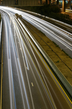 光線軌跡在公路