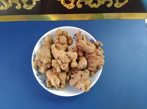云南特產(chǎn)藥材三七