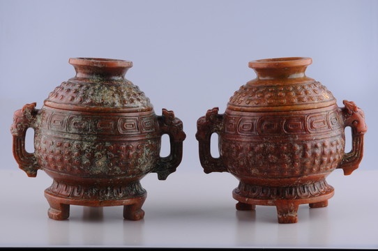 戰(zhàn)國(guó)玉器 東周獸頭雙耳三足勾連