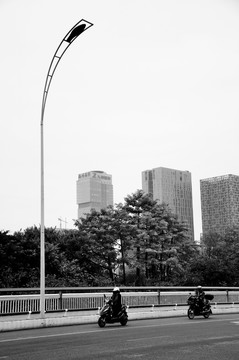 路燈與行人
