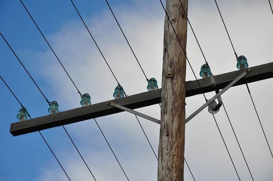 特寫鏡頭的電線桿。