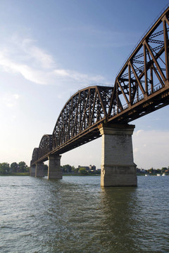 四跨鋼橋