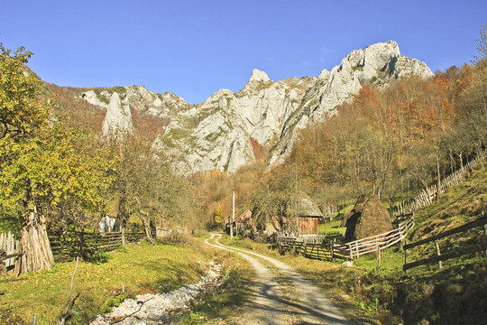 trascou山