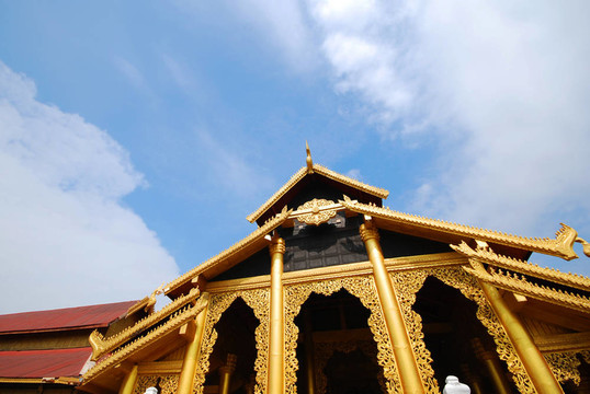 在sangkhaburi老庙