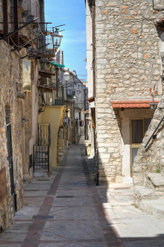 小巷。Vico del Gargano。普利亞。意大利.