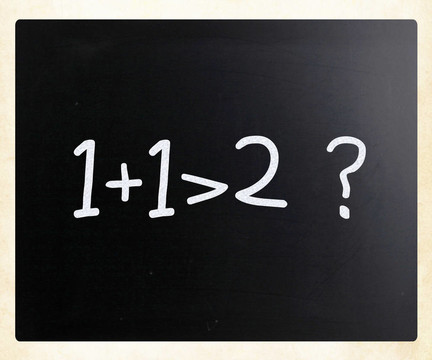 1 1 > 2？用粉筆在黑板上手寫