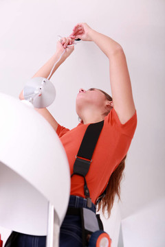 女人做電力工作的肖像
