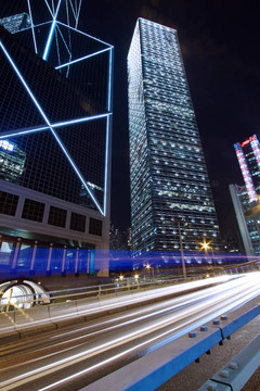 通過對香港市區(qū)的交通在晚上