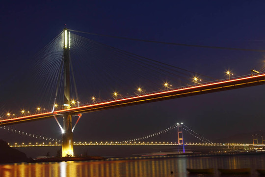 晚上在香港汀九橋