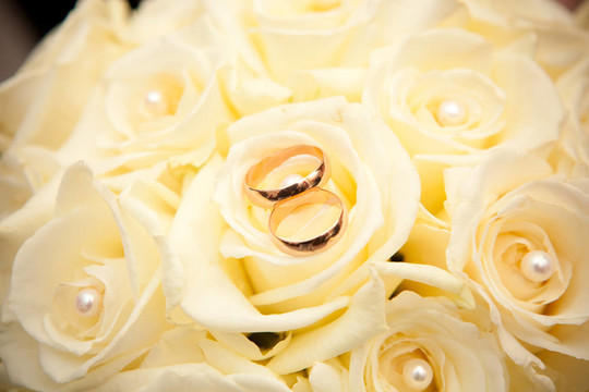 結(jié)婚戒指和結(jié)婚花束
