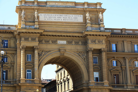 arcone Piazza della Repubblica