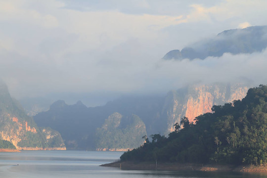 Khao Sok；著名的泰國國家公園