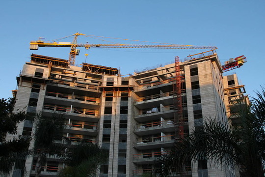 起重機及建筑