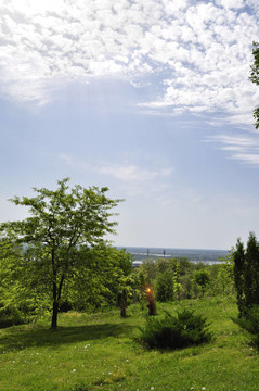 陽光明媚的春天公園