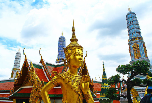 在Wat Phra Kaeo天使