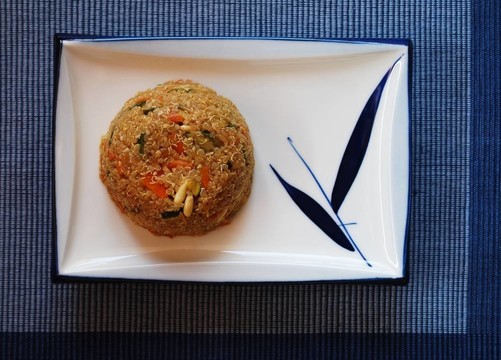 藜麥沙拉蔬菜和醬油