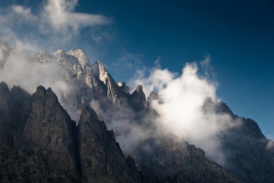 在restonica谷山頂高山觀；科西嘉